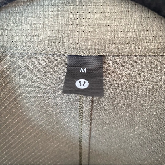 LULULEMON MENS WOVEN AIR HALF ZIP PULLOVER GREEN-Size M - Picture 3 of 6